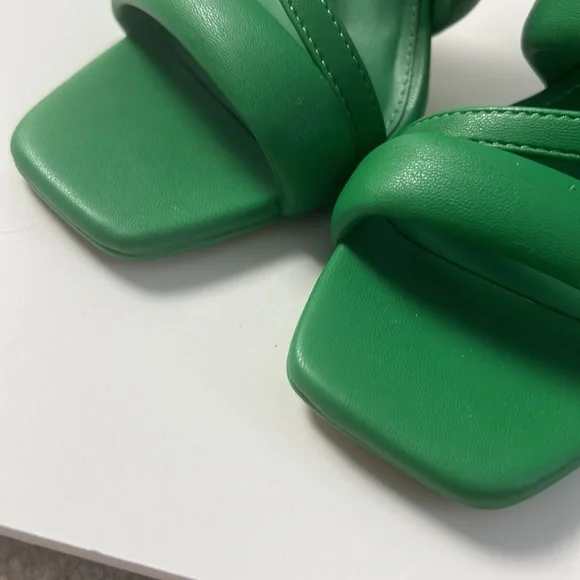 Express Green Strappy Sandals - Picture 4 of 11